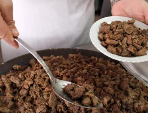 Bayramda tüketilen et, sakatat ve tuz tüketimindeki artış hastalıklar açısından büyük risk | Sağlık Haberleri