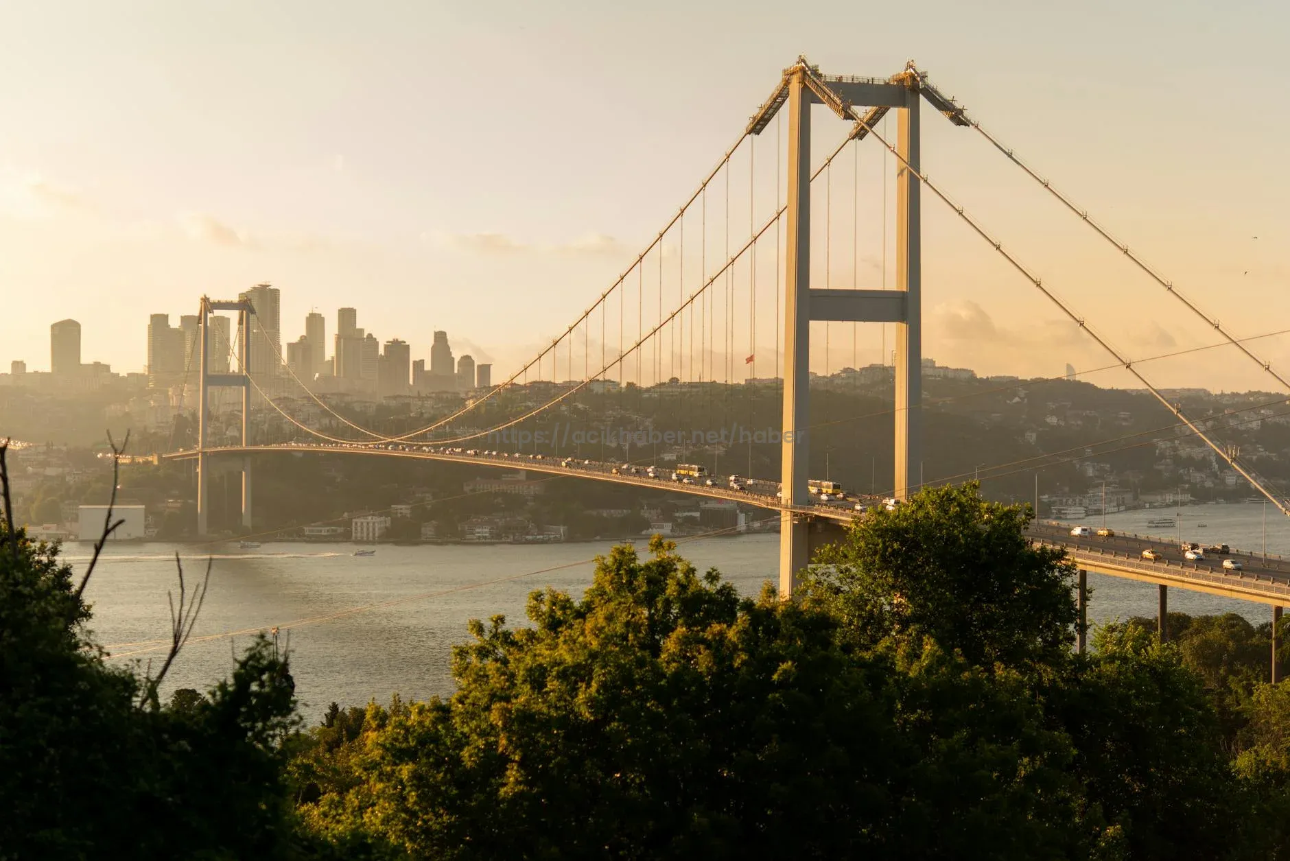 15 YAŞ ALTI SOSYAL MEDYA YASAĞI SON DAKİKA 2026 | 15 yaş altı sosyal medya yasağı çıktı mı, ne zaman çıkacak, içeriği nedir? 15 yaş altı sosyal medya yasağı hangi maddeleri içeriyor? TBMM Komisyonu’nda kabul edildi!