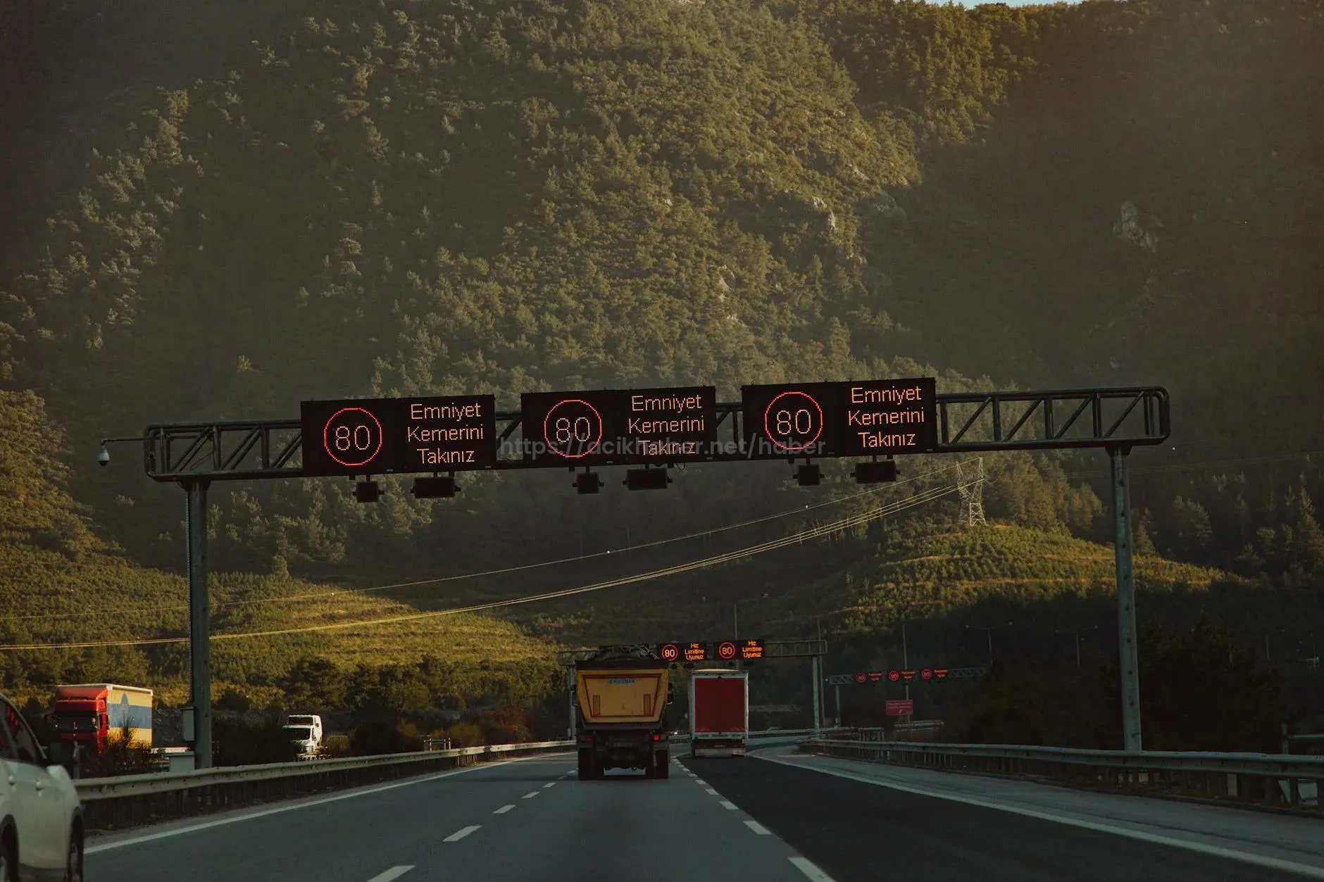 23 NİSAN TRAFİĞE KAPATILACAK YOLLAR VE GÜZERGAHLAR LİSTESİ | Ankara’da hangi yollar trafiğe kapatılacak, ne zaman, saat kaçta açılacak? Bugün trafiğe kapatılacak yollar hangileri? Ankara Emniyet Müdürlüğü duyurdu!