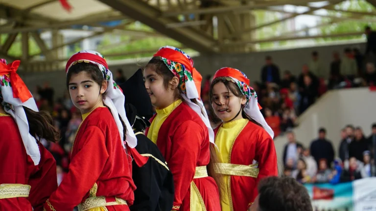 Eşref Rüya 41. Bölüm İzle Kesintisiz Full Tek Parça (22 Nisan 2026- Çarşamba) | Eşref Rüya son bölümde büyük sır ortaya çıktı! Nisan İhtiyar’ın kızı mı? İşte Eşref Rüya yeni bölüm (42. bölüm) fragmanı!
