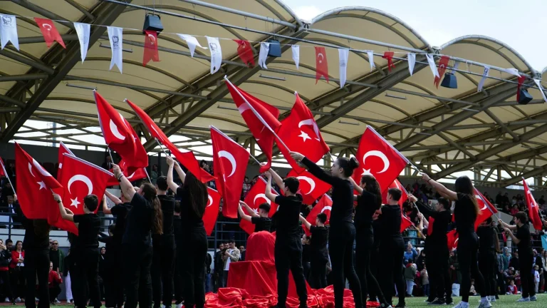 Hatay’da okullar tatil mi 10 Nisan 2026 Cuma son dakika | Hatay’da yarın okullar tatil edildi mi, yarın okul var mı, nerelerde okullar tatil? Hatay Valiliği’nden açıklama!