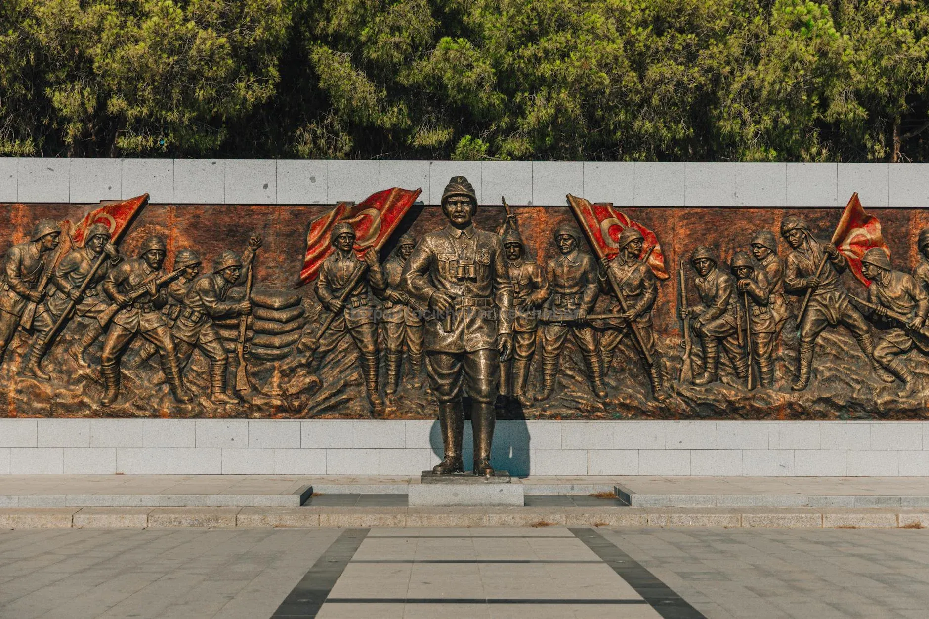 İran-ABD-İsrail savaşı son dakika… Trump, Avrupa’dan savaş gemileri istedi! İran’dan ‘Ateşi hemen söndürün’ uyarısı