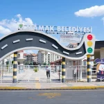 Okul çantasında 5 silah 7 şarjör! 8. sınıf öğrencisi dehşet saçtı: 9 ölü 13 yaralı