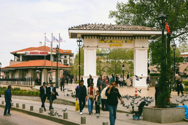 BAYRAM TATİLİ NE ZAMAN BİTİYOR 2026? | Kurban Bayramı tatili kaç gün 2026, hangi gün bitiyor, bayram tatili ayın kaçında bitecek? Mesai ne zaman başlayacak, kimlere 9 gün tatil? Takvim belli oldu!