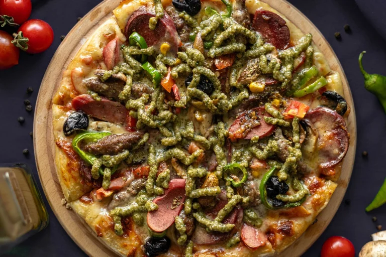 Pesto soslu makarna nasıl yapılır? Yanına ne gider?