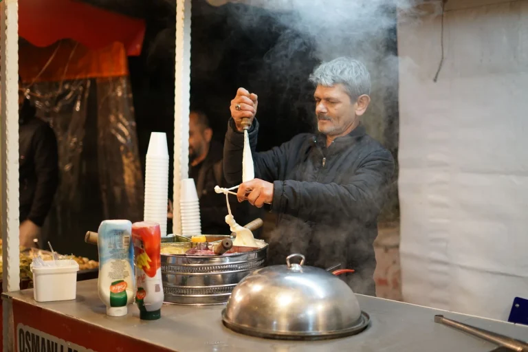 Samsun Kültür Yolu Festivali’nde lezzet şöleni! Bafra pidesi, nebiyan fasulyesi, manda sütlü dondurma yoğun ilgi gördü