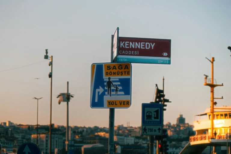 Yol boyunca öğrenmeyi sevenlerdenim