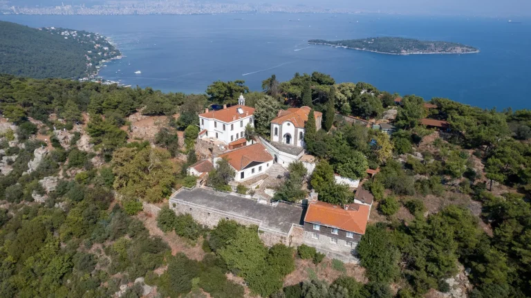 Büyükada plajı yangını son dakika 2026 | İstanbul Büyükada yangını nerede oldu, söndürüldü mü, Büyükada’daki yangın neden çıktı?