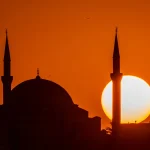 CUMA NAMAZI SAATİ KAÇTA 31 TEMMUZ 2026 – CUMA NAMAZI SAATİ İL İL | İstanbul, Ankara, İzmir ve diğer illerde bu hafta cuma namazı kaçta kılınacak, öğle ezanı ne zaman okunur? Cuma namazı kaç rekat, nasıl kılınır ve ne kadar sürer? İşte Diyanet ile 81 ilin cuma namazı vakitleri!
