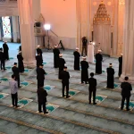 Hamaney için ilk tören son namaz yerinde… Her köşe başında öfke ve matem…