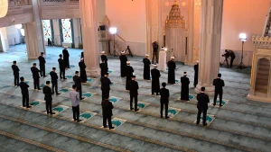 Hamaney için ilk tören son namaz yerinde… Her köşe başında öfke ve matem…