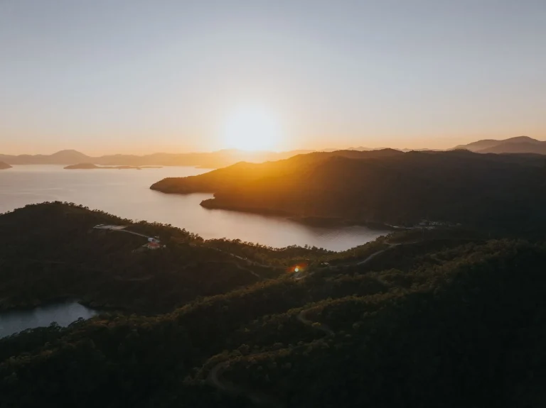 Muğla, Antalya, Balıkesir, Kütahya, Çanakkale ve Yalova’da orman yangını! Seydikemer, Kumluca ve Edremit’te bazı evler tahliye edildi
