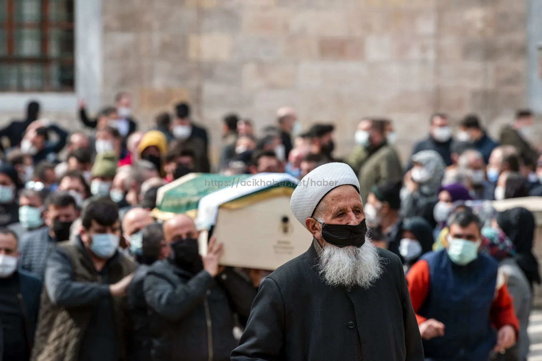 Ölümler peş peşe yaşanıyor… Ünlü isimleri hayattan koparan hastalık! Aylarca fark edilmiyor, üstelik her yaş grubu risk altında