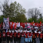 Devrim Muhafızları’ndan ABD yaptırımlarına karşı hükümetle işbirliği vurgusu