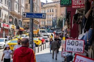 İstanbul trafiğe kapanacak yollar ve alternatif güzergahlar listesi 23 Ağustos 2026 | Pazar günü İstanbul’da hangi yollar trafiğe kapatılacak, ne zaman açılacak? İstanbul Valiliği duyurdu!