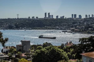 İstanbul’da mezarlık manzaralı sıfır daireler! ‘Akıllara durgunluk verecek bir bina, ilk gördüğümde şoka girdim’