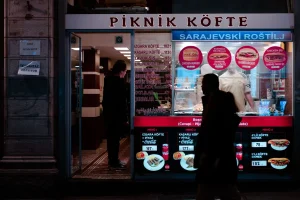 Karpuzlu salata tarifi (Videolu)