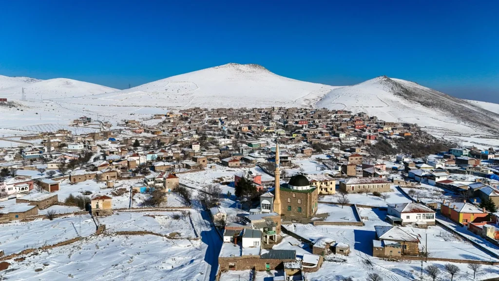 Önce Adıyaman şimdi de Kayseri sallandı! Uzman isim uyardı: ‘Beni tedirgin etti’ | Kaç büyüklüğünde deprem bekleniyor?