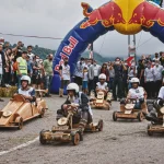Red Bull Sporcusu Kapadokya’da balonlar arasında 200 km/s hızla slalom yaptı